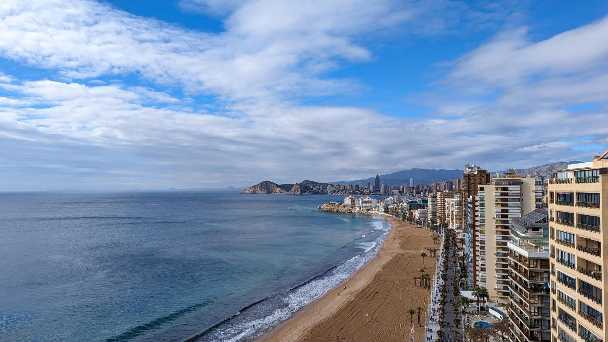 Las Arenas Sea Front Apartments Benidorm Exterior photo